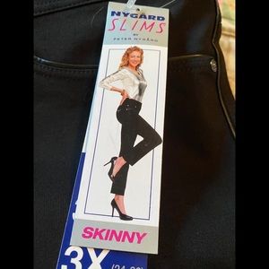 Nygard slims black straight leg with piping